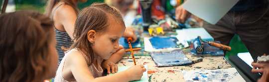 Children playing icon